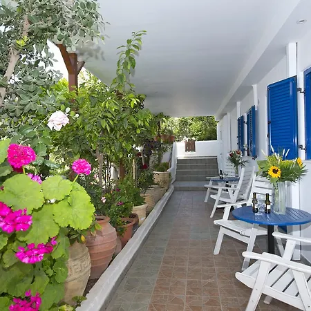 Fraskoula's Agios Stefanos (Mykonos)