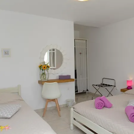 Fraskoula's 4* Agios Stefanos (Mykonos)